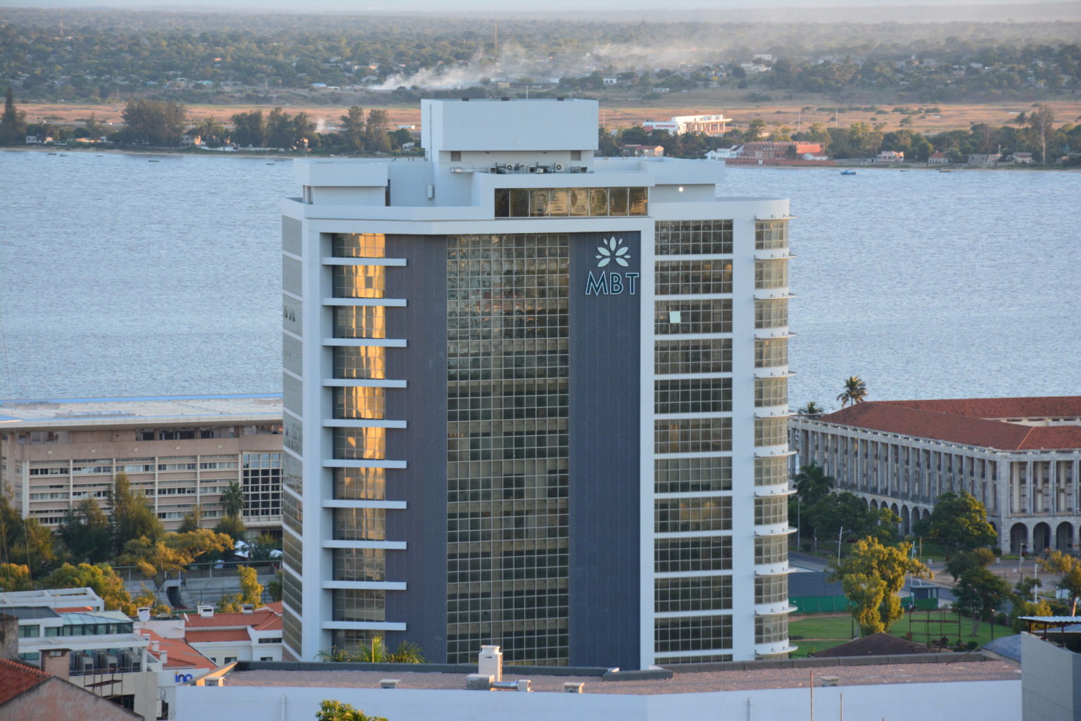 Multi-use Office Complex of 20 Floors